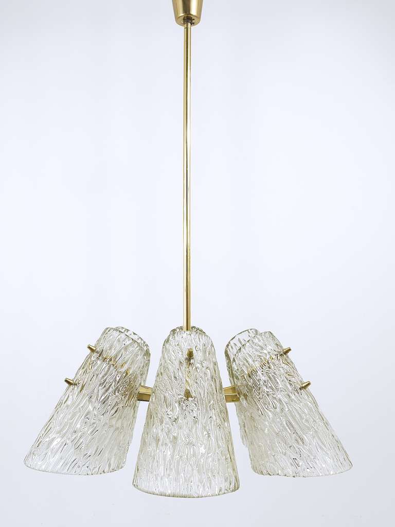 J.T. Kalmar Brass Chandelier, With Textured Glass Cone Lampshades, Austria, 1950 For Sale 1