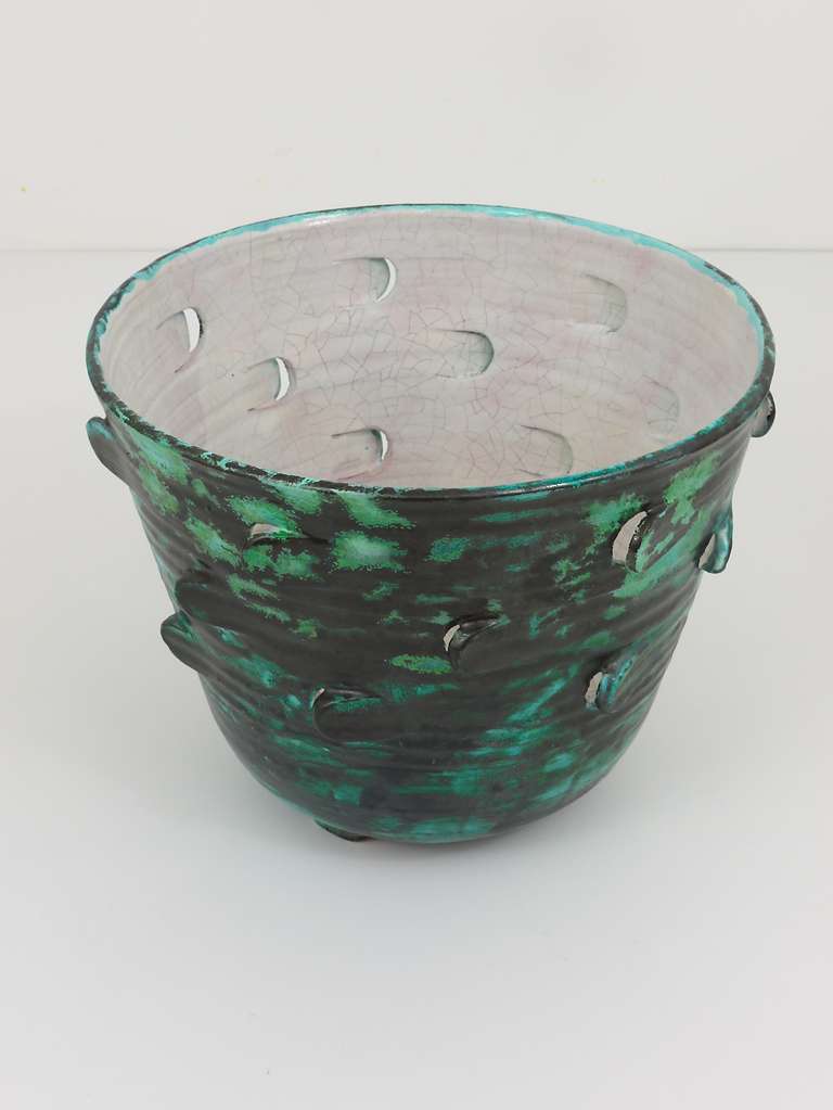 Großer Michael Powolny Wiener Jugendstil Sezession Blumentopf, Österreich, 1920er Jahre (Glasiert) im Angebot