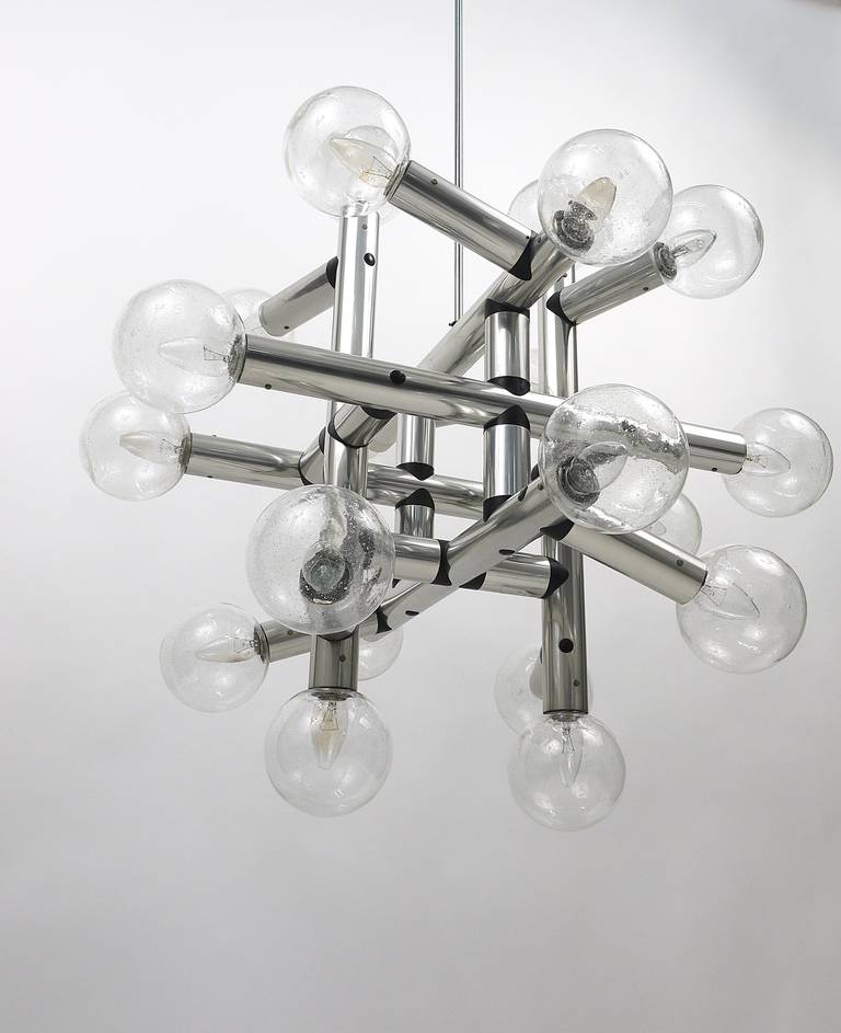 Mid-Century moderno Up & Up  di 3 identici J&T. Lampadari a soffitto atomici Kalmar, Austria, anni '60 in vendita
