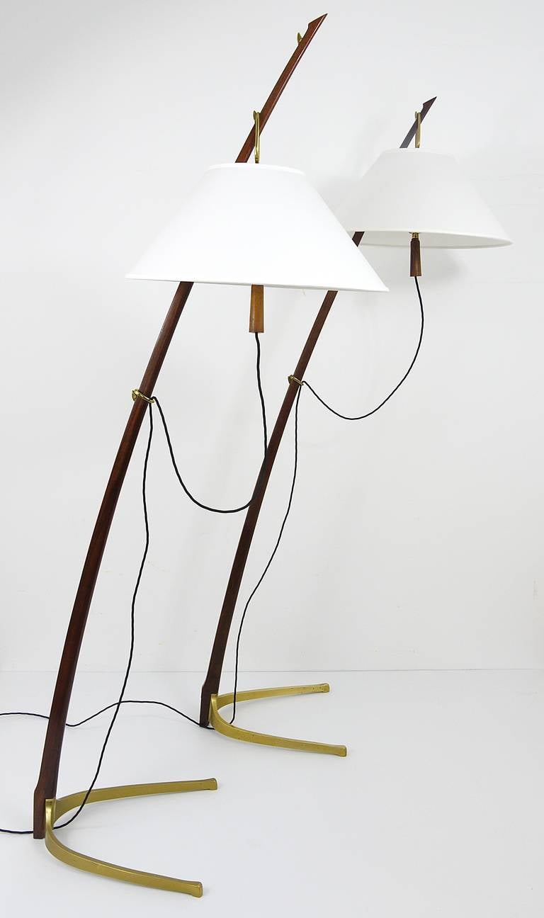 Beautiful Midcentury Kalmar Dornstab Floor Lamp Brass, Wood, Austria, 1950s (Moderne der Mitte des Jahrhunderts)