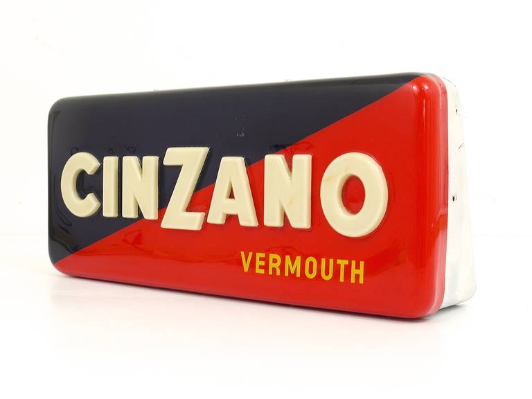 A charming illuminated Cinzano advertising sign from the 1950s, made in Italy. Plastic front, metal backside, in very good condition, nice patina. Rewired.