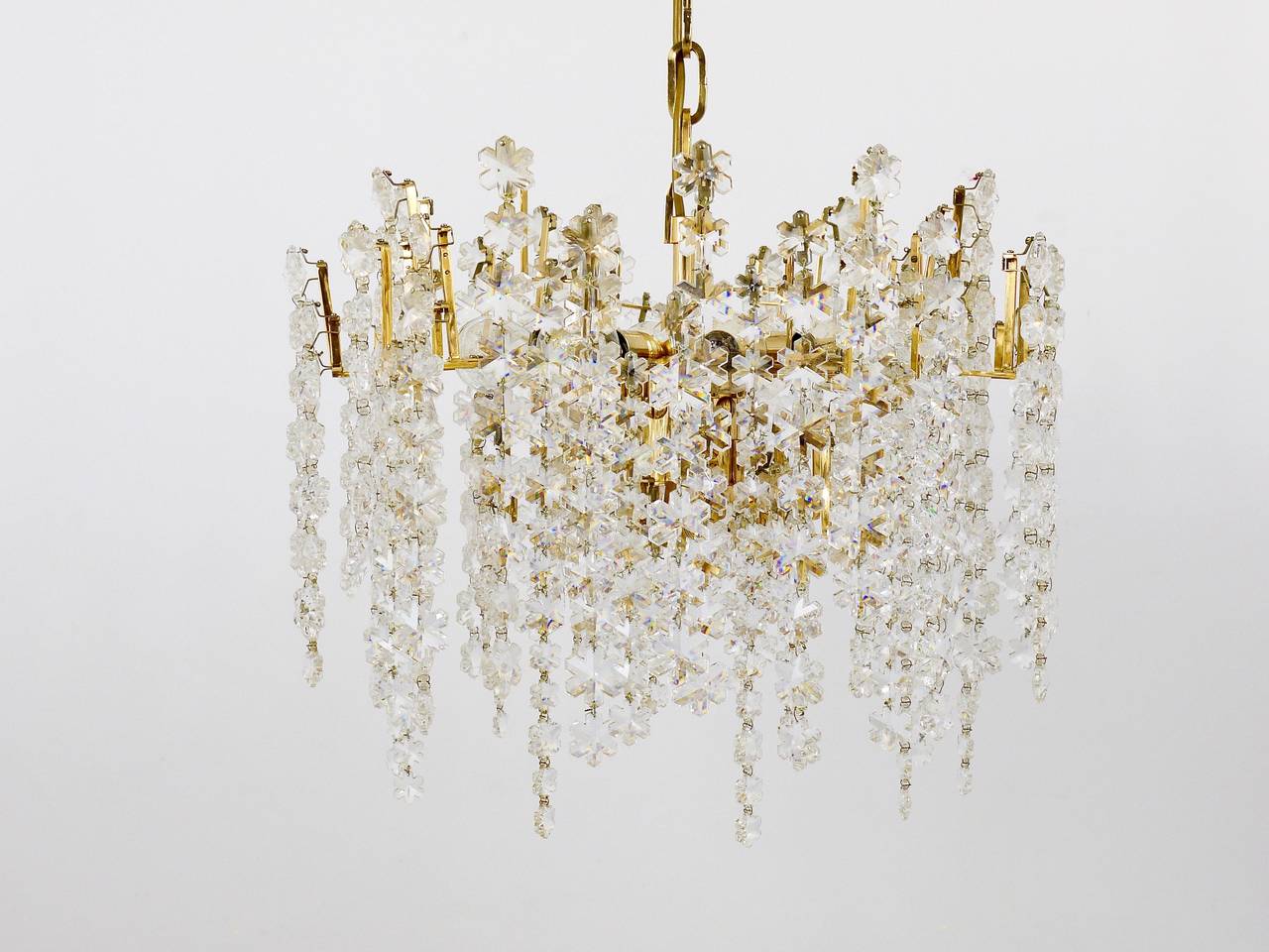 Austrian Bakalowits Vienna Gold-Plated Snowflake Crystal Glass Brass Chandelier, 1970s For Sale