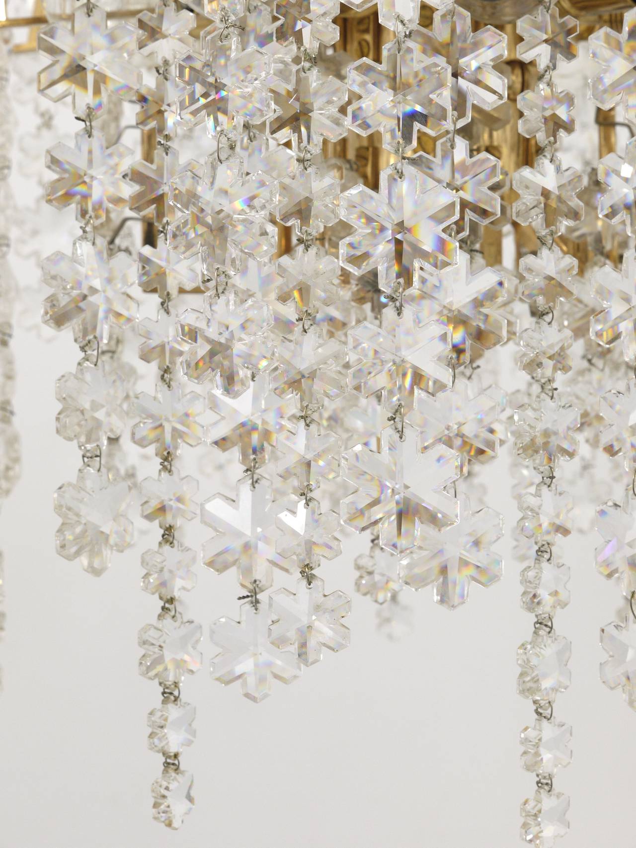20th Century Bakalowits Vienna Gold-Plated Snowflake Crystal Glass Brass Chandelier, 1970s For Sale