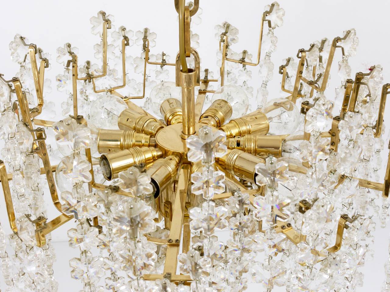 Bakalowits Vienna Gold-Plated Snowflake Crystal Glass Brass Chandelier, 1970s For Sale 5