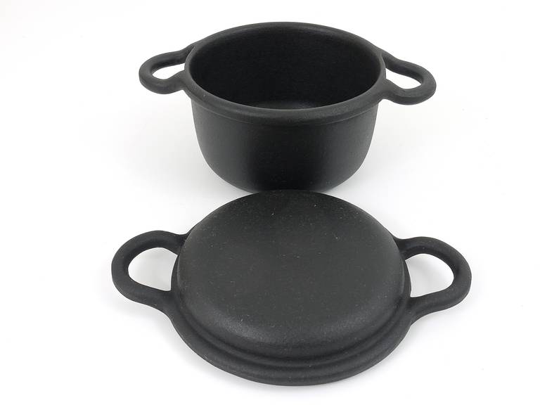 Late 20th Century Carl Auböck Cast Iron Oven Cookware Casserole, Ostovics, Austria, 1970s