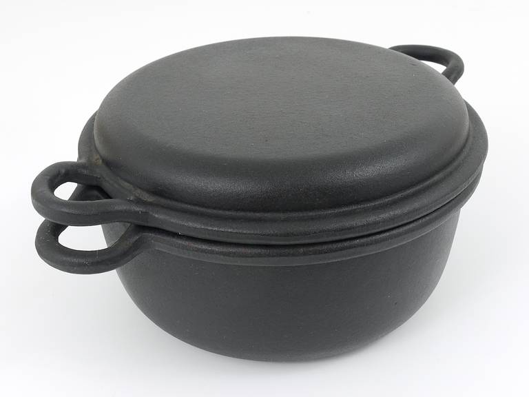 Late 20th Century Carl Aubock Cast Iron Oven Cookware Casserole, Ostovics Vienna, 1970s