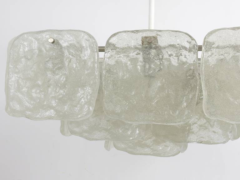 Milieu du XXe siècle Énorme J.T. Lustre carré Kalmar avec panneaux de verre glacé dépoli, Autriche, années 1960 en vente