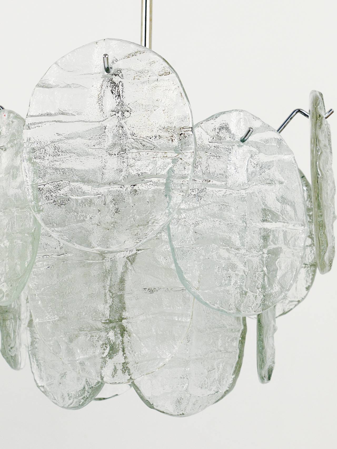 J.T. Kalmar Vienna Ice Glass Disc Mid-Century Chandelier, Austria, 1960s For Sale 1