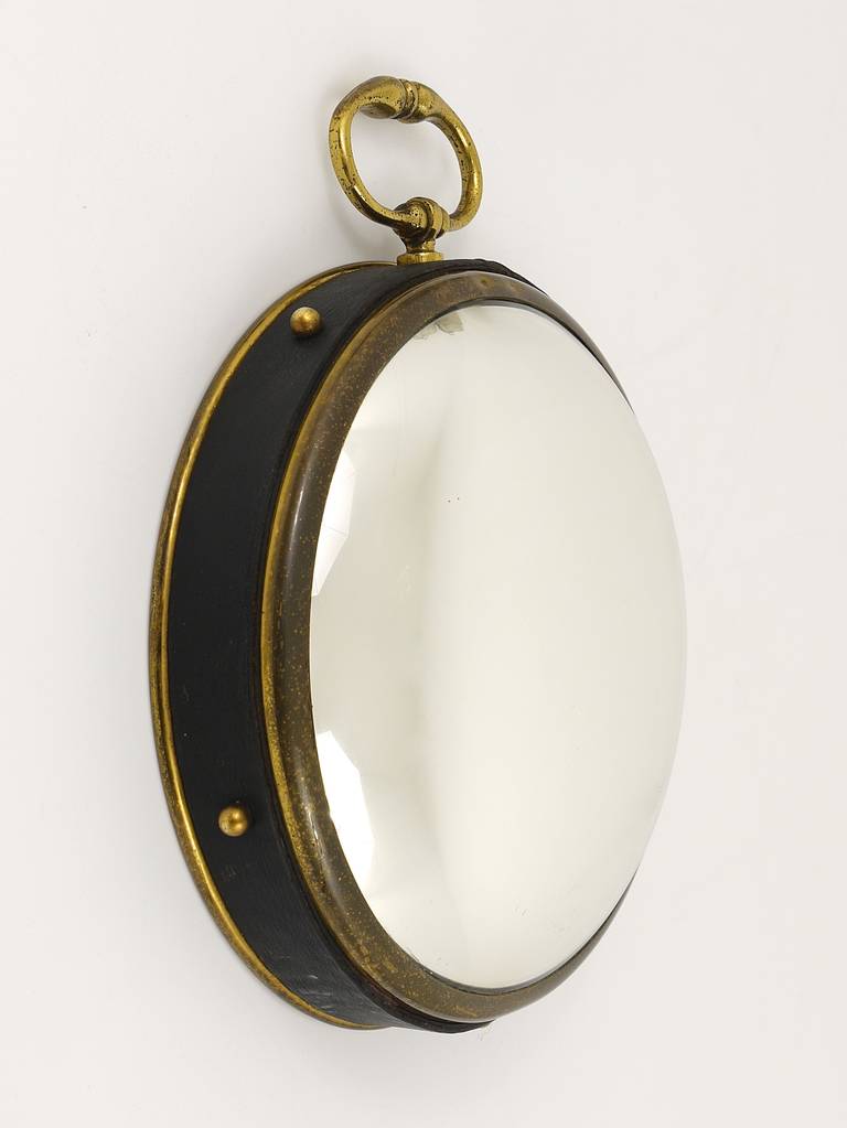 French Round Convex Brass and Leather Bullseye Porthole Mirror, 1950s In Good Condition In Vienna, AT