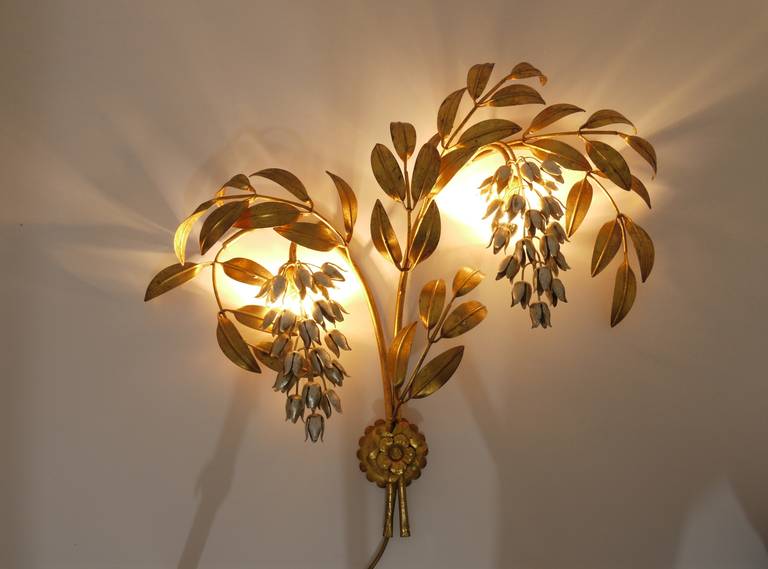 Hans Kögl Large Hollywood Regency Gilt Metal Wall Light Sconce, Maison Jansen In Good Condition For Sale In Vienna, AT