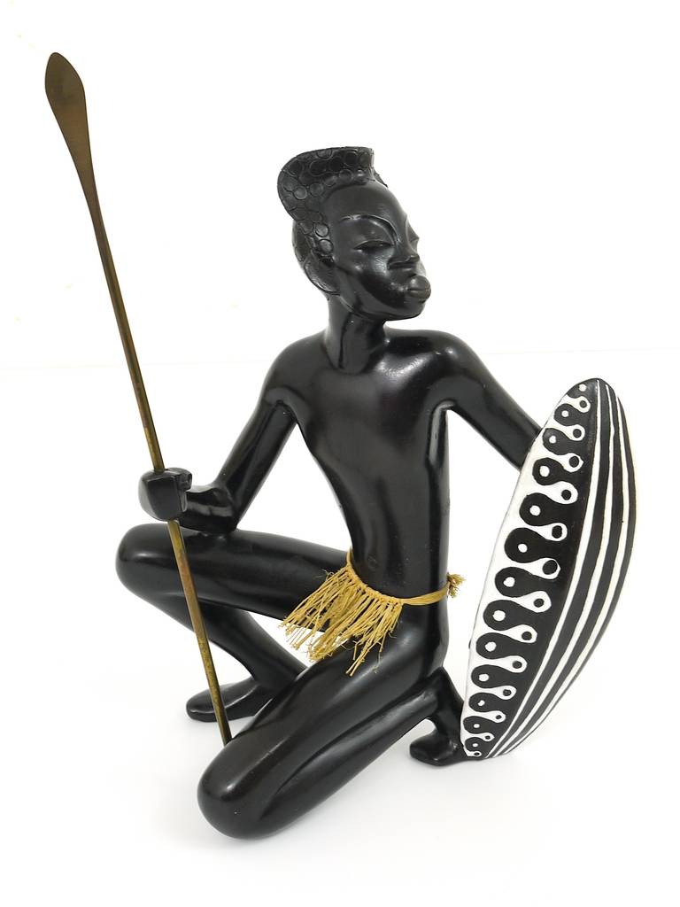 Metà XX secolo Enorme scultura di guerriero Watusi africano di Leopold Anzengruber, Vienna anni '50 in vendita