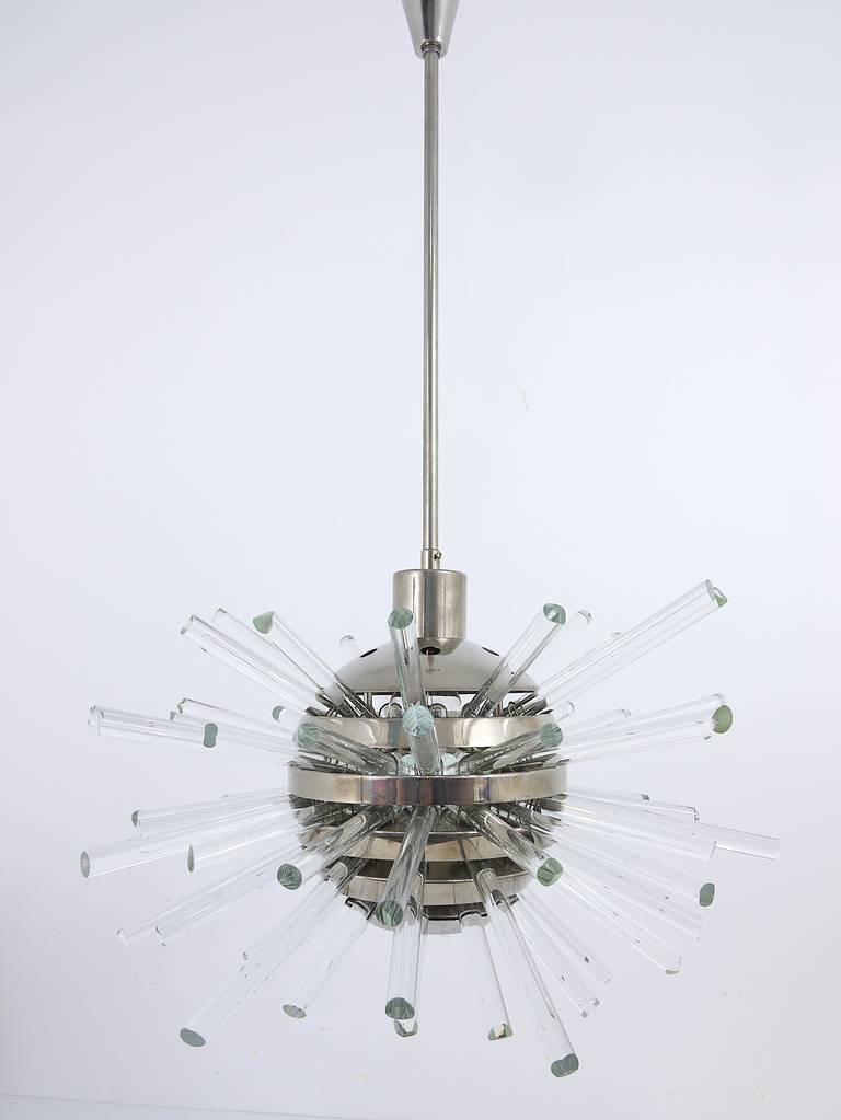 Bakalowits Wunderschöner Sputnik-Kronleuchter mit Kristallglasstäben, Österreich, 1960er Jahre (Messing) im Angebot