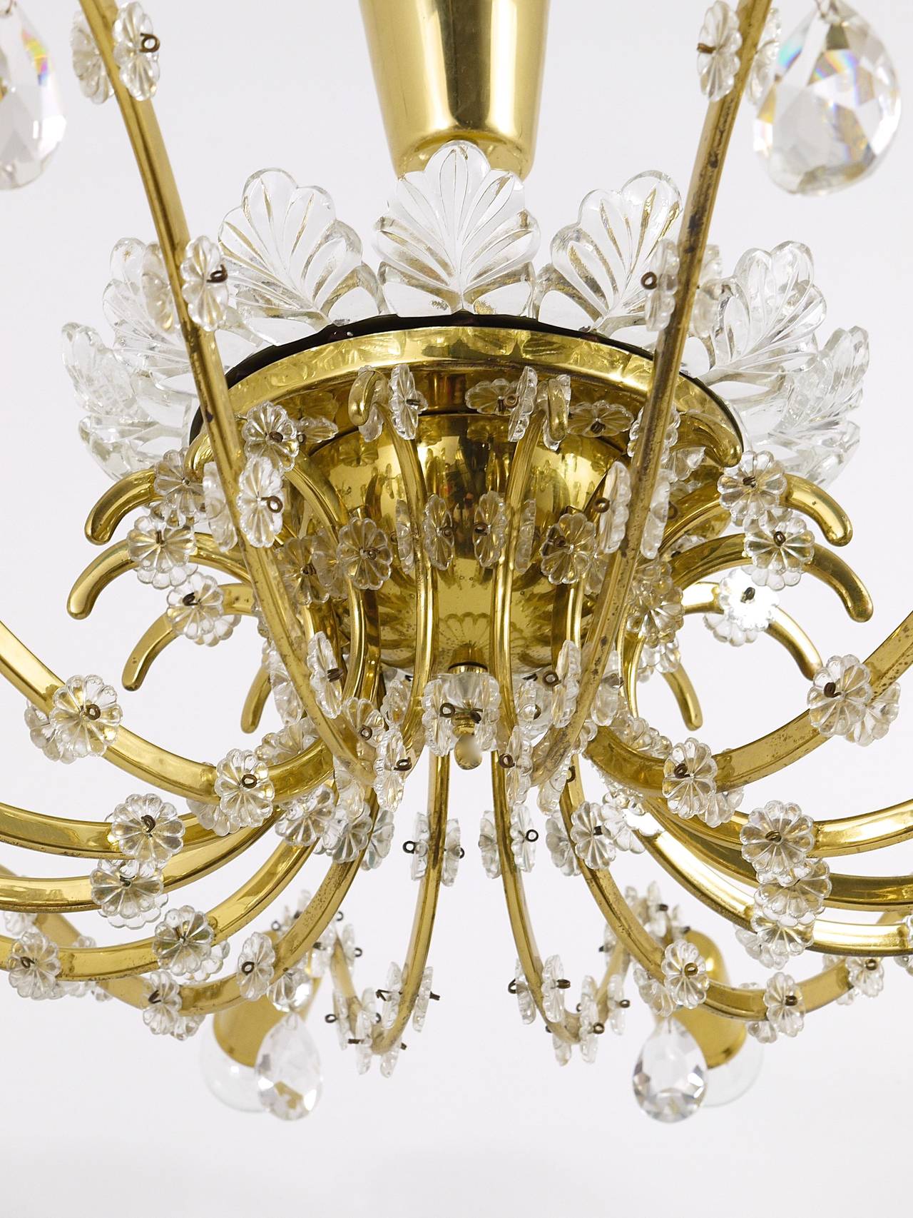 Huge Floral Lobmeyr Mid-Century Brass Crystal Chandelier, 1950s, Austria For Sale 2