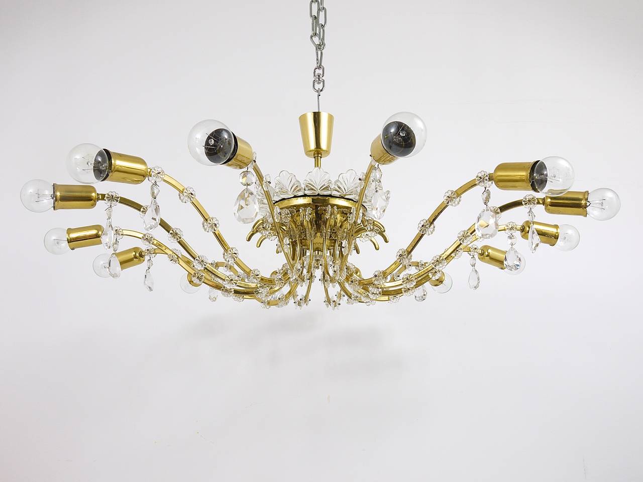 Huge Floral Lobmeyr Mid-Century Brass Crystal Chandelier, 1950s, Austria For Sale 4