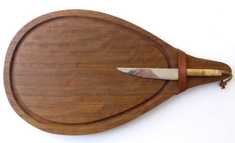 Steel Carl Aubock Big Walnut Cutting Board with Amboss Knife With Wickerwork Handle