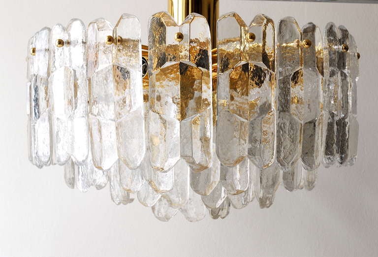Huge Kalmar Palazzo Mid-Century Gold-Plated Ice Glass Chandelier, Austria, 1950s In Excellent Condition In Vienna, AT