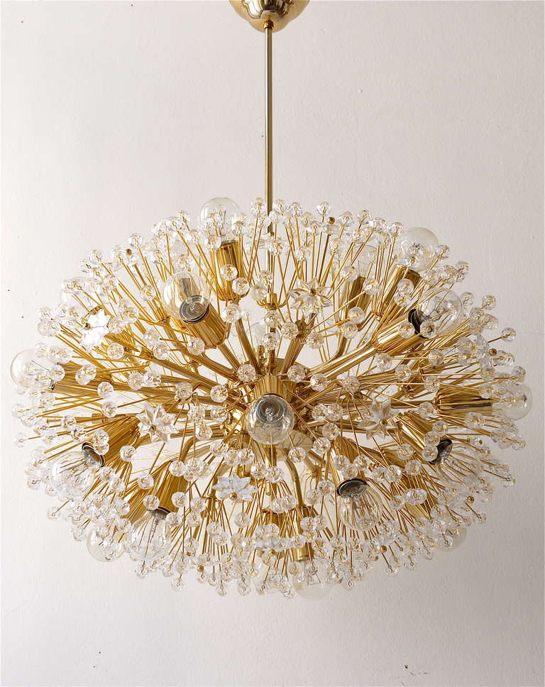 Magnificent oval snowflake blowball sputnik chandelier, a rare piece in this size. Exclusive 24-carat gold-plated model. Designed by Emil Stejnar, made in Vienna in the 1970s, in the style of Rupert Nikoll. Has a diameter of 20 inch/50cm, its total