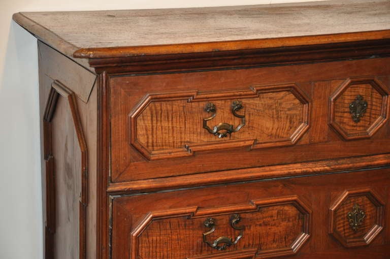 Baroque A 17th Century Italian Chest of Drawers For Sale