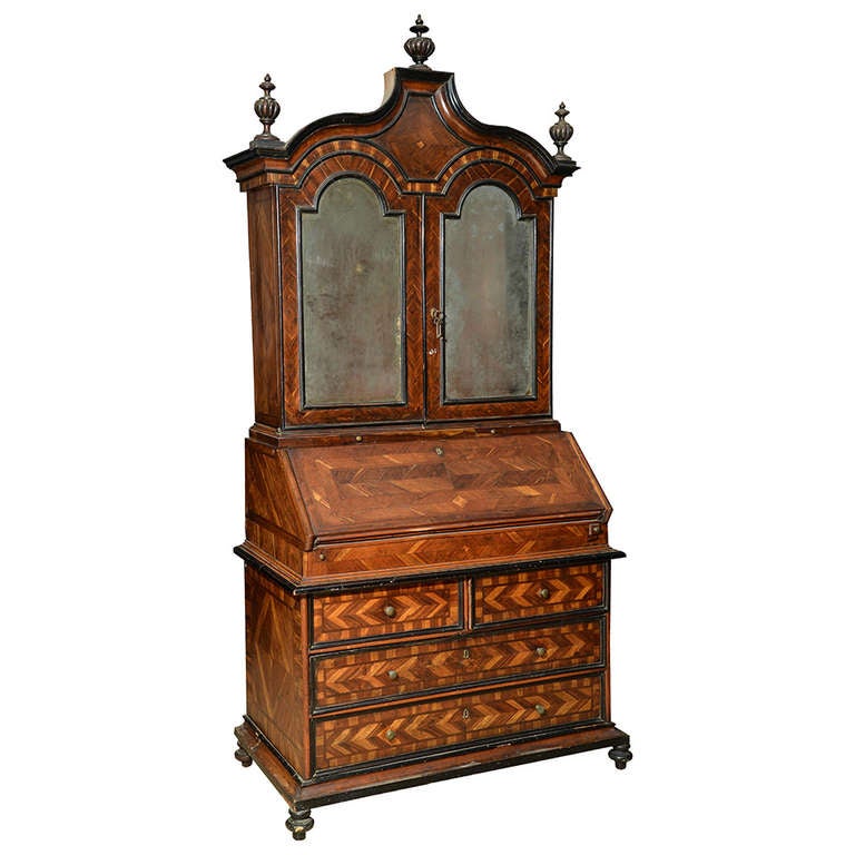 Italian 18th Century Double Side Cabinet or Trumeau - Venezia For Sale
