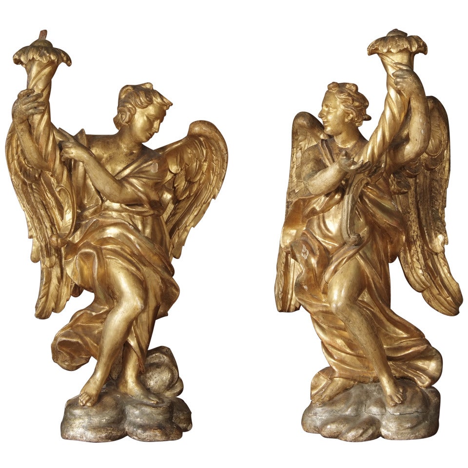 17th Century Italian Carved Pair of Angels (Genoa) For Sale