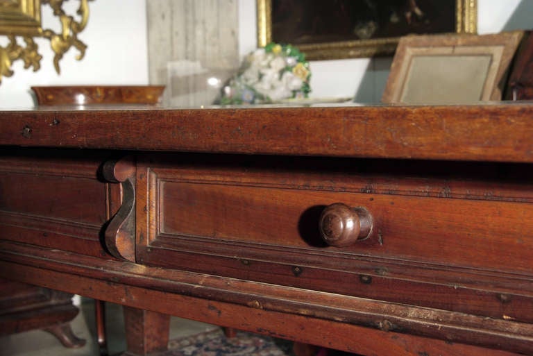 Italian A 17th c. italian walnut table For Sale