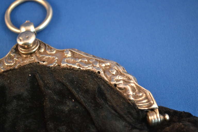 Demilune 18th Century Dutch Louis XV Double Silver Purse with Velvet Bag In Excellent Condition For Sale In Werkendam, NL