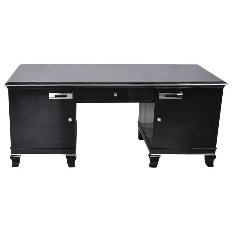 Bauhaus Desk In High Gloss Black For At 1stdibs High Gloss Art Deco Desk With Pianolacquer