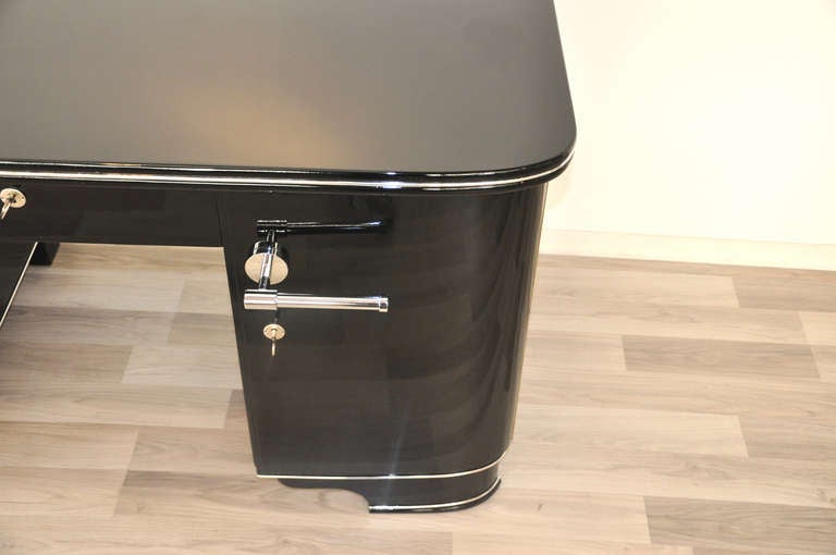 Black Piano Lacquer  Desk In New Condition For Sale In Senden, NRW