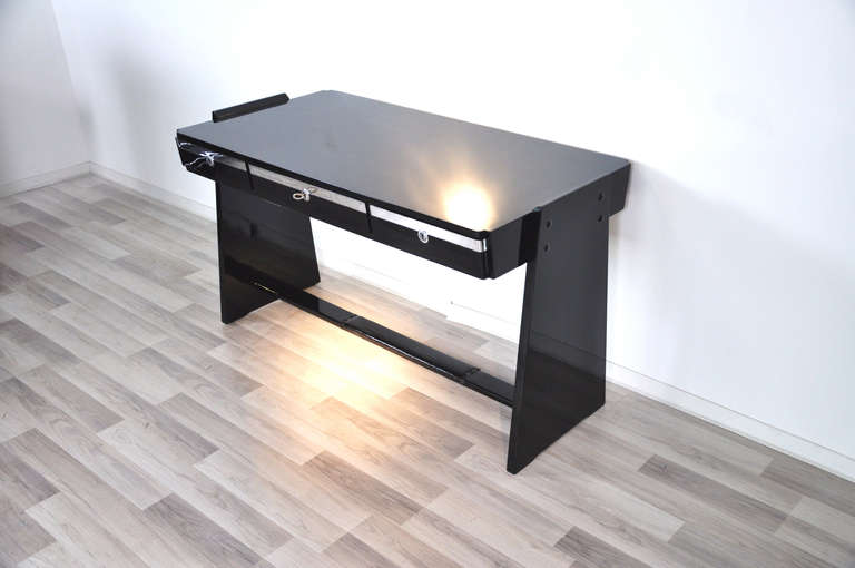 Bauhaus Desk in High Gloss Black In Excellent Condition For Sale In Senden, NRW
