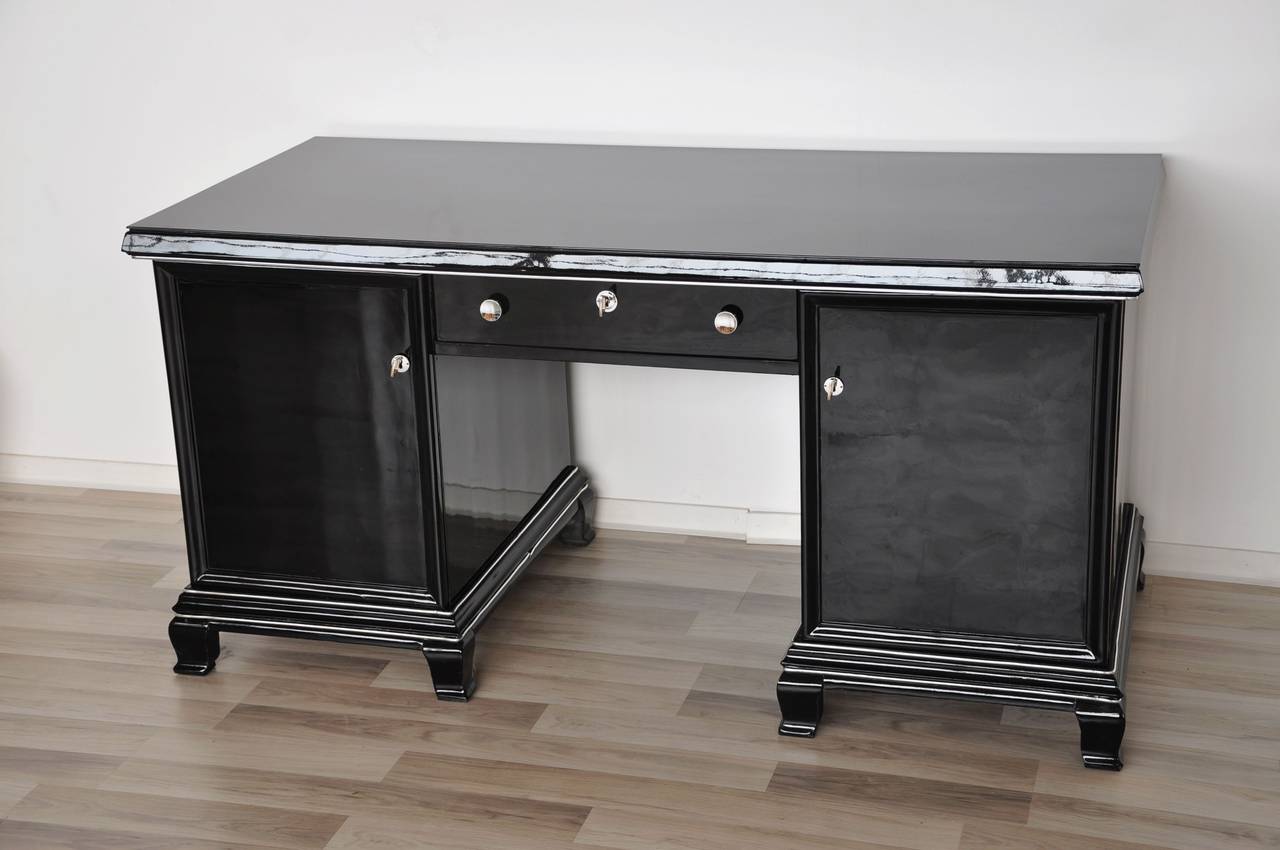 Classic Art Deco Desk For Sale at 1stdibs