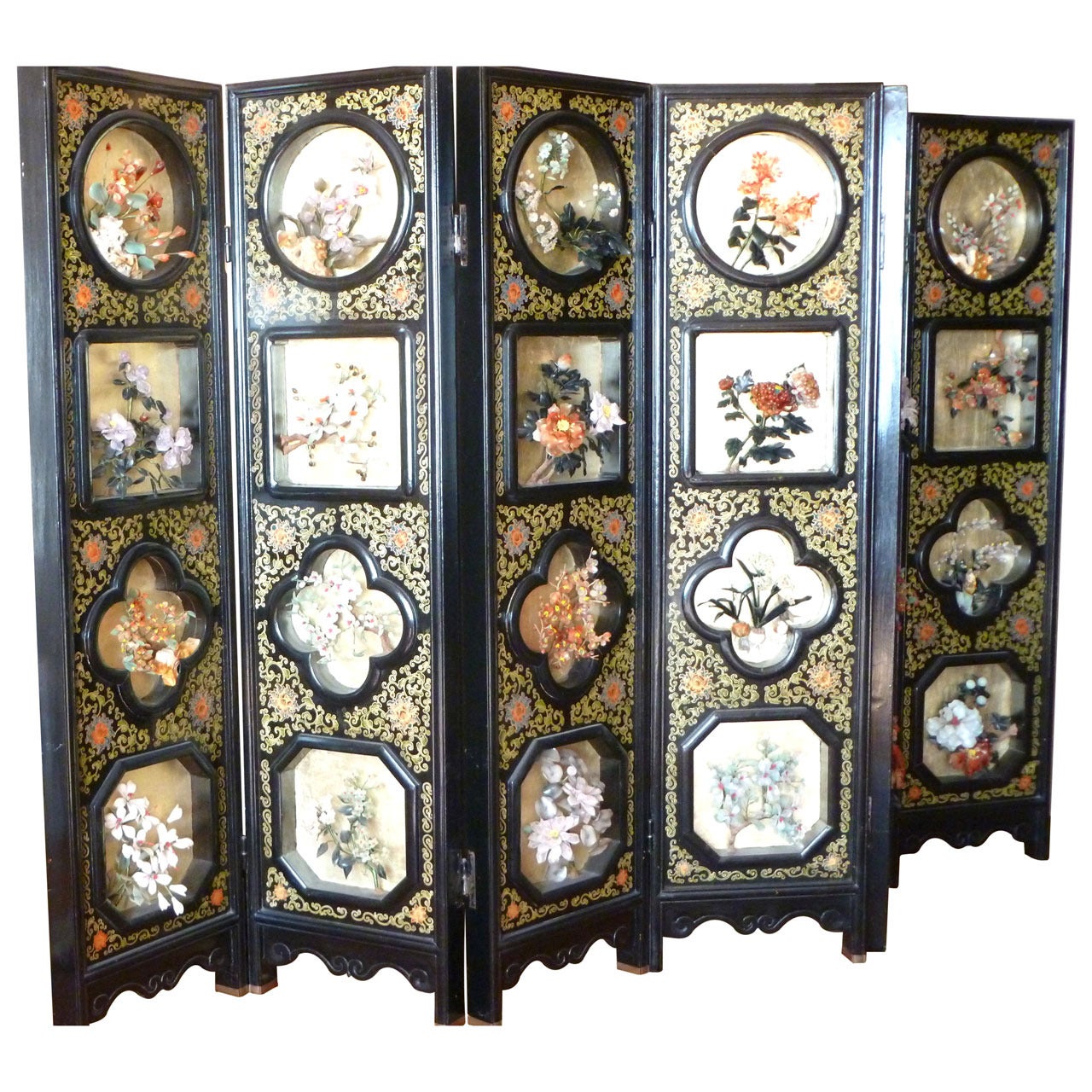 Exquisite Chinese Colored Jade Carved Flowers and Gilded Screen