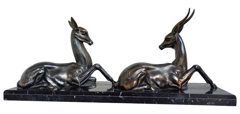 Sculpture of gazelles in great style.