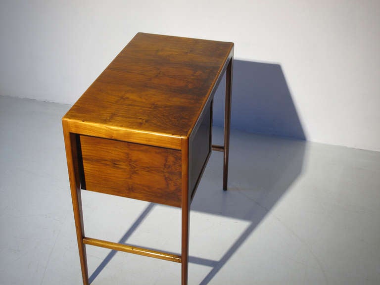 1950´s Italian Mid-Century Small Desk In Excellent Condition In Nurnberg, DE
