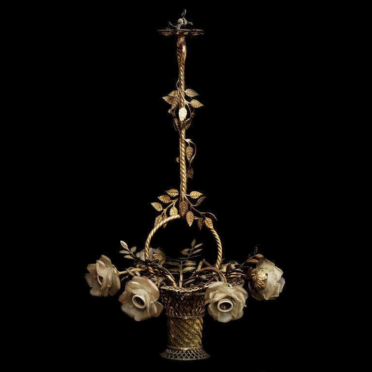 French, circa 1900
Plaited flower basket with 6 light arms, with twigs and leaves
Caps from glass
Bronze gilded
Good condition