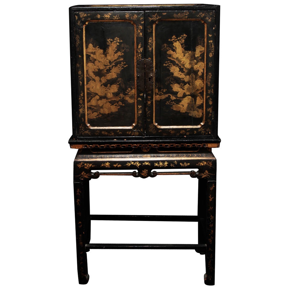 Important 18th C. English Cabinet With Chinese Laque