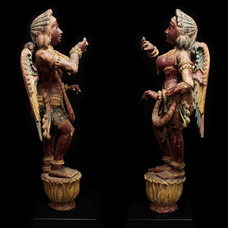 XIXe siècle Paire d'anges indiens en bois, circa 1800