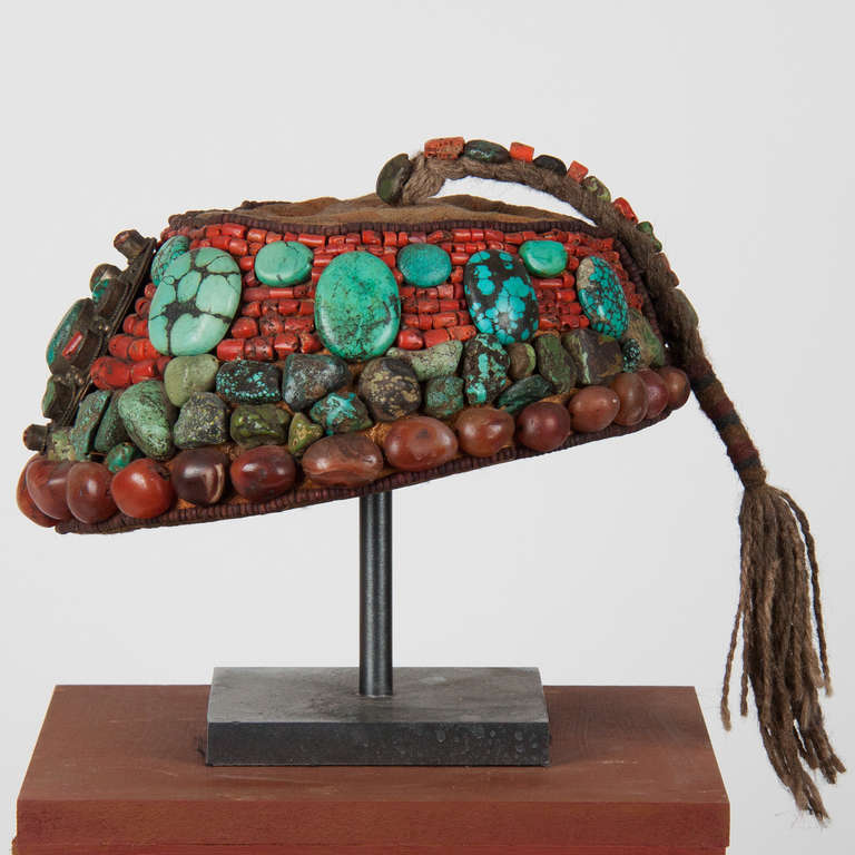 2nd part 19 th century Tibetan beaded cap  with semi-precious stones In Good Condition In Esbeek, NL