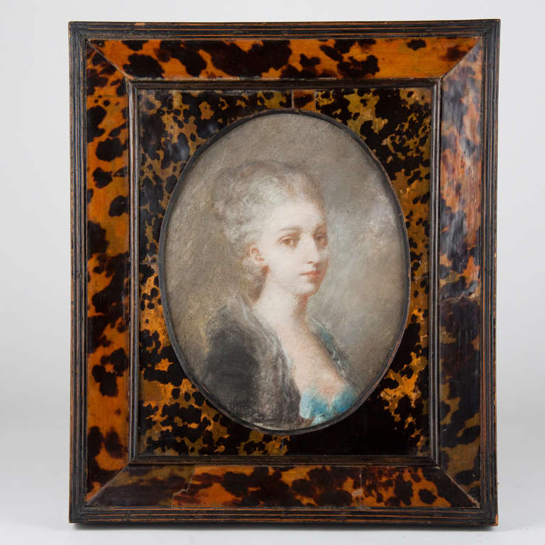 A gouache (pastel) in antique tortoise frame depicting a portrait of a woman.
Good condition, wear consistent with age.
18th century, french.
measurements gouache 26x26 cm
measurements frame      40x34 cm
