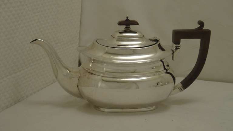 English Silver Plated Tea and Coffee 4 Piece Set For Sale 2