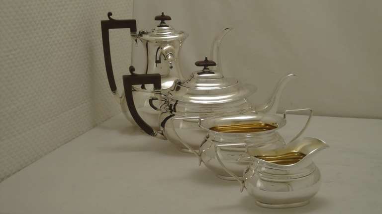 English Silver Plated Tea and Coffee 4 Piece Set In Good Condition For Sale In LAGNES  France,, Other