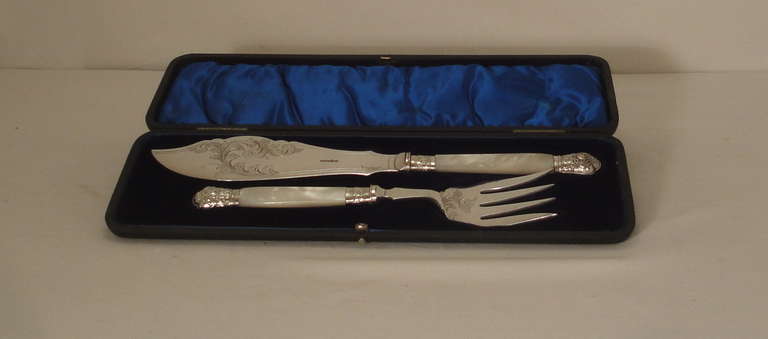 Boxed Silver Plated Fish Servers with Mother of Pearl Handles