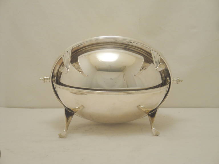 English Silver Plated Breakfast Server In Good Condition For Sale In LAGNES  France,, Other