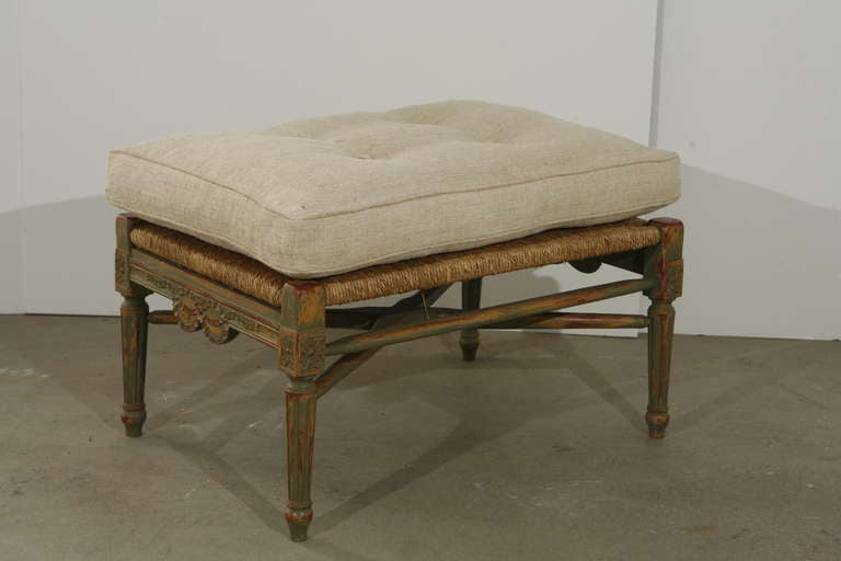 Paire de Fauteuils Pailles de style Louis XIV avec poufs en vente 3
