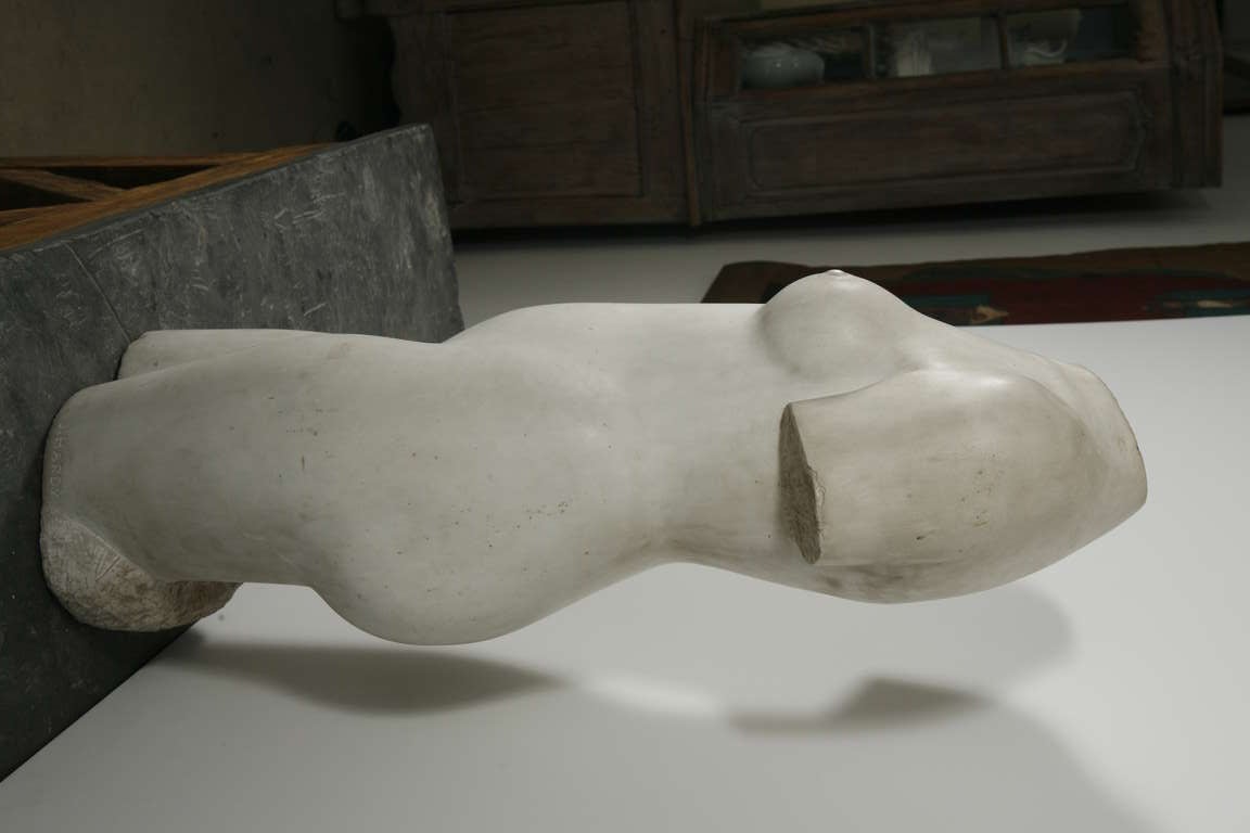 20th c. Marble Bust signed by J. Hardy In Good Condition In Los Angeles, CA