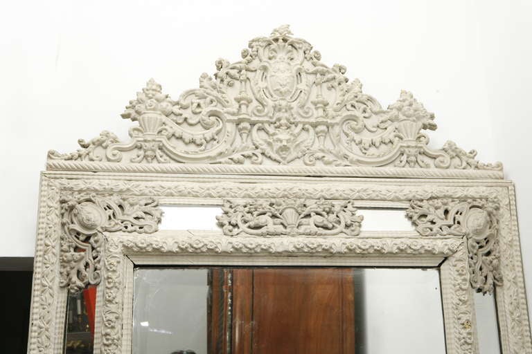 White Painted Metal Mirror In Good Condition In Los Angeles, CA