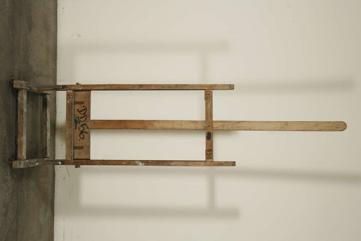Artist's Easel In Distressed Condition In Los Angeles, CA