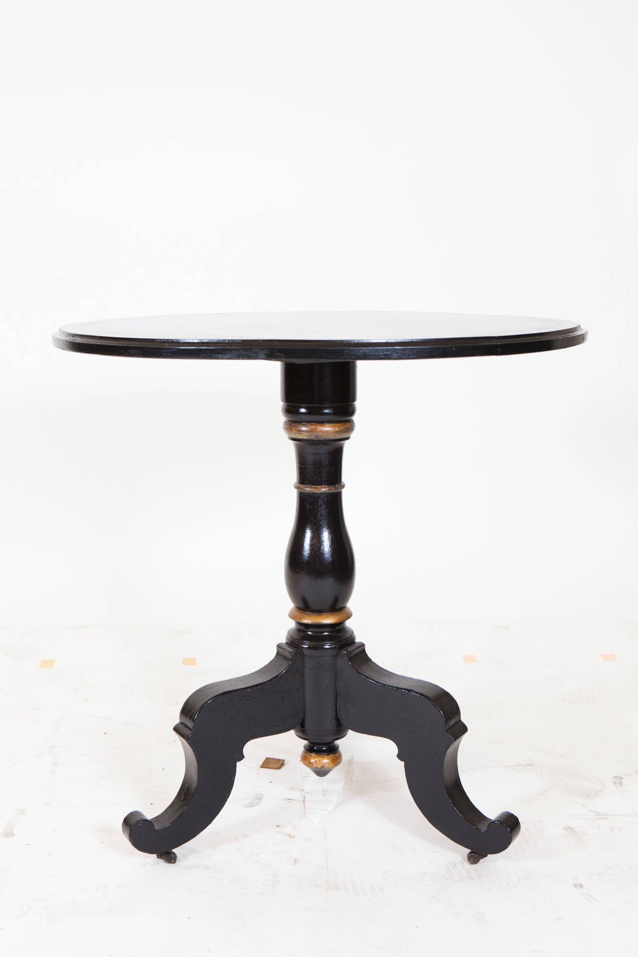 Black painted Guerdon Table with Greek Key Decoration. New Paint and in perfectly beautiful condition. Incredible side table.