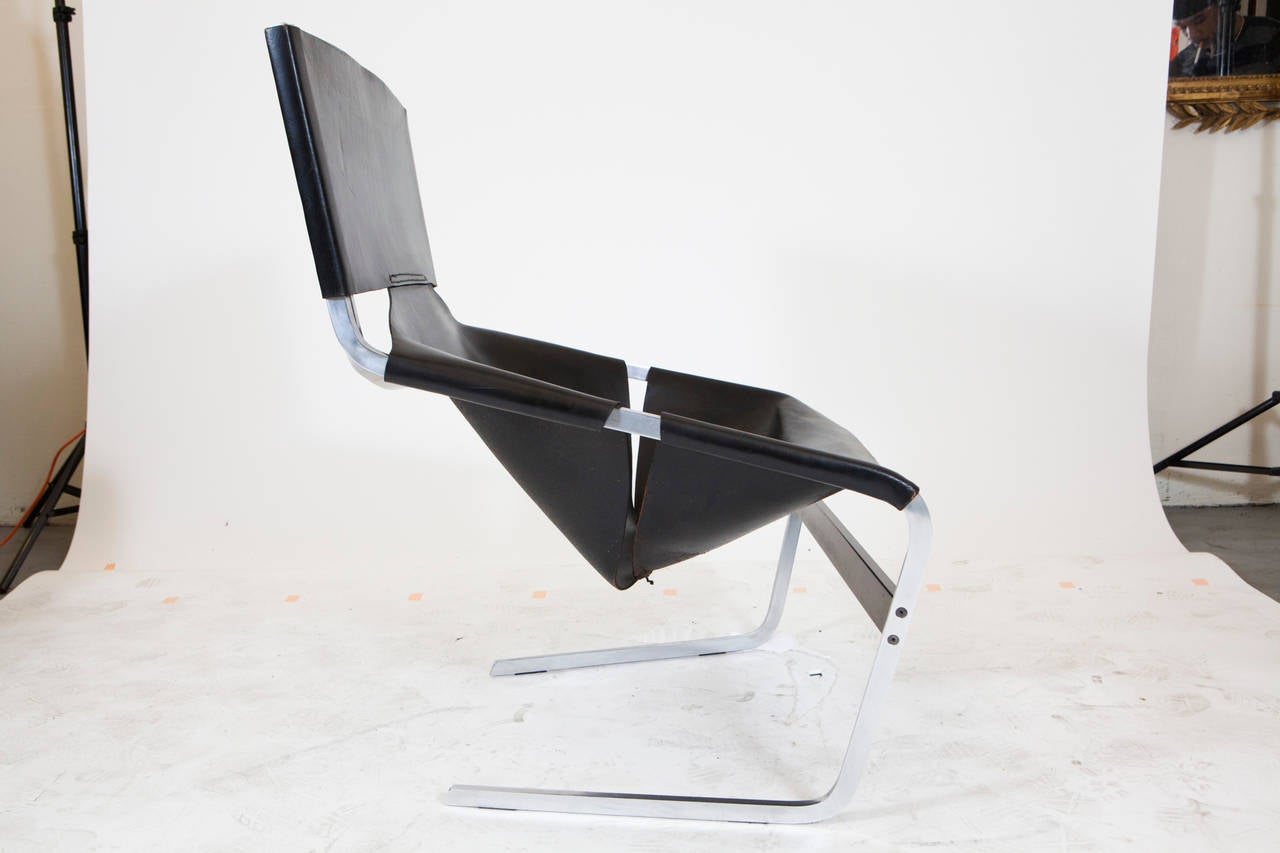 Minimalismo Sedia da salotto in pelle Pierre Paulin in vendita