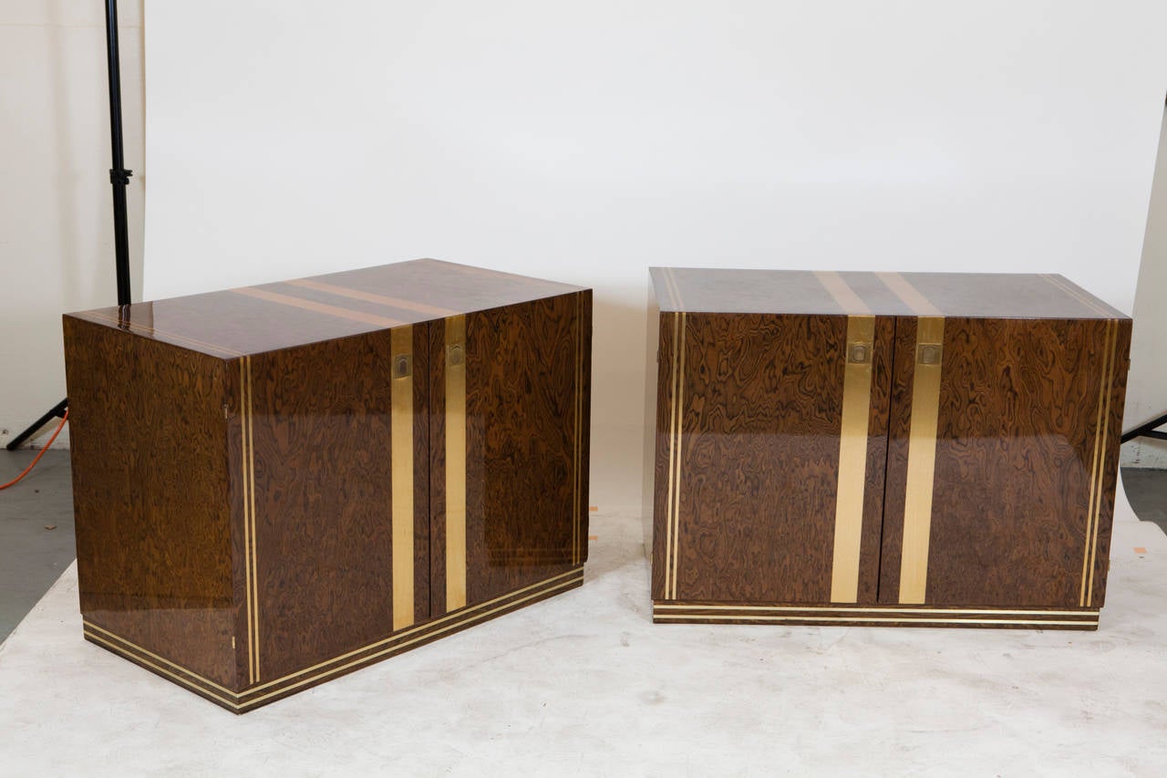 French Pair of Burl Wood and Brass Inlaid Nightstands For Sale