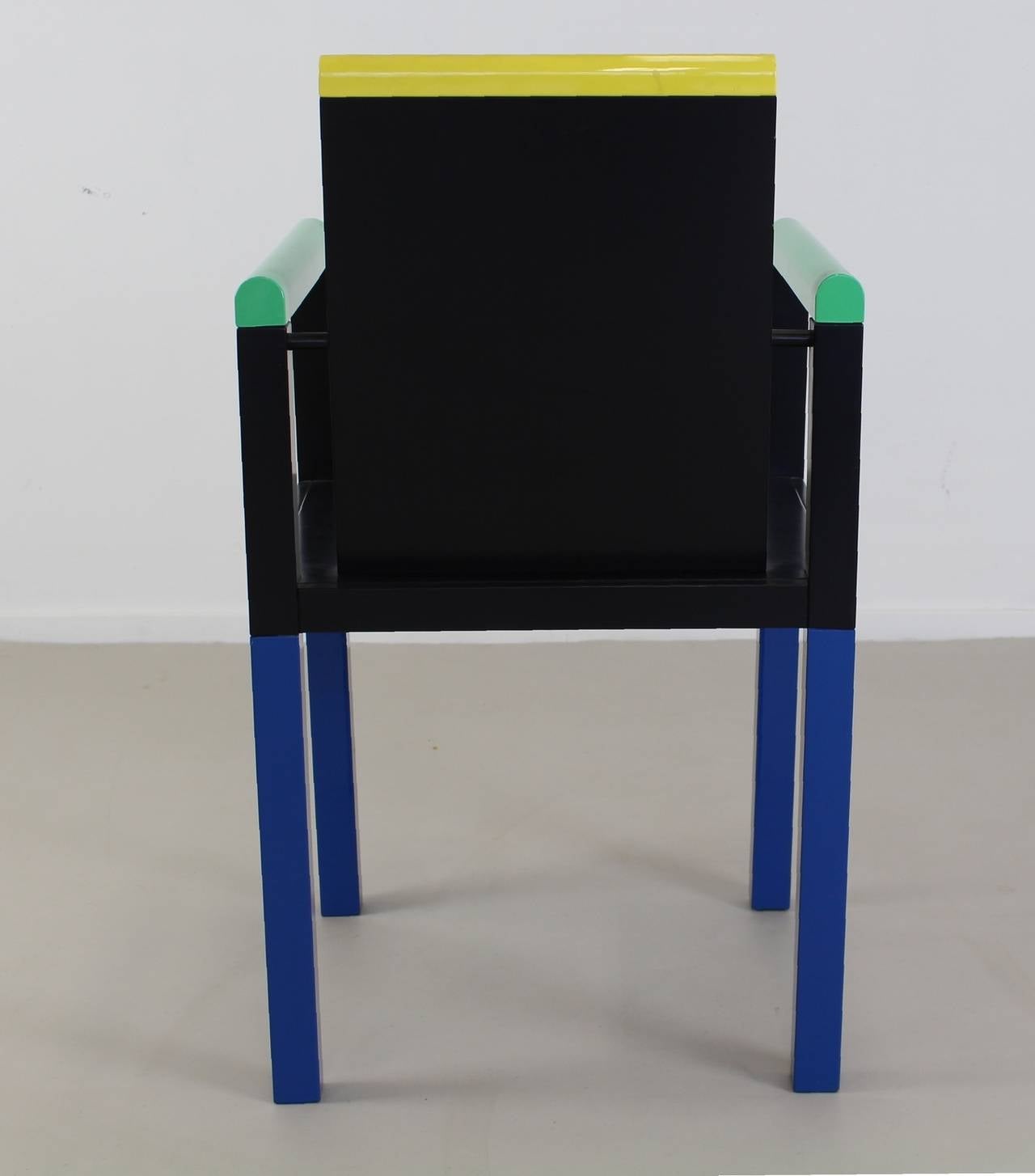 Co-founder of the Memphis Group together with Sottsass.
George Sowden designed this colorful chair.
Manufacturer: Memphis, Italy.
Model palace chair.